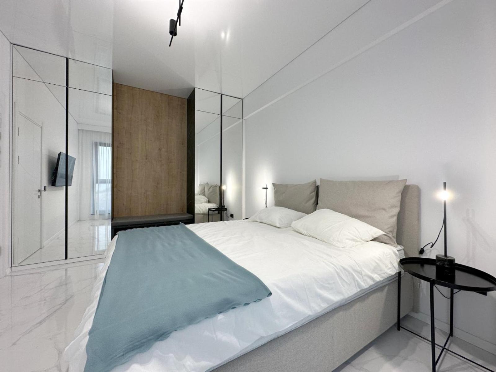 Koya Tower By The Lake Apartments Mamaia Exteriér fotografie