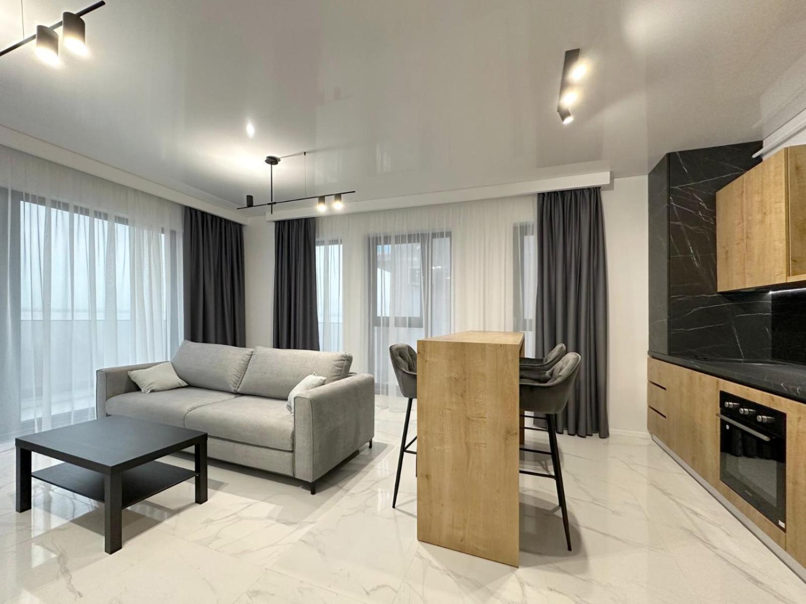 Koya Tower By The Lake Apartments Mamaia Exteriér fotografie